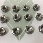 dvipusis 2205 a182 f51 uns s31803 lt1.4462 šešiabriaunis varžtas din933